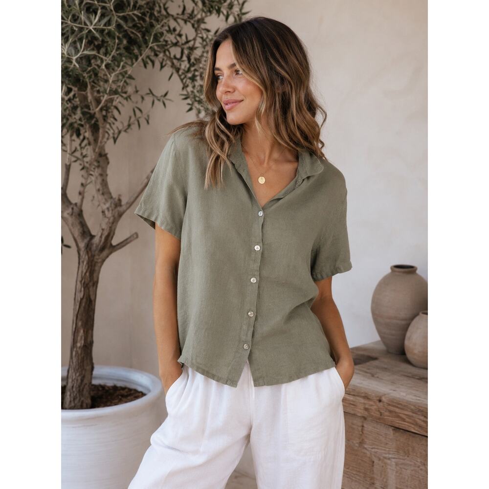 Nicole Miller 100% Linen Sage Green Button Front Camp Shirt Top Small Coastal